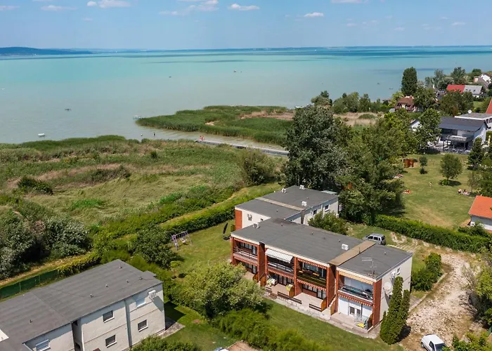 Balatonic Apartment *